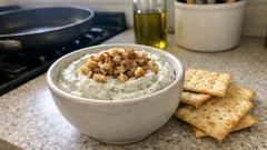 混ぜるだけでリッチ：ゴルゴンゾーラの塩味ムースで簡単おつまみ（クラッカー＆バゲットに）