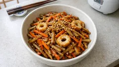 ごま油香る、ちくわ入りきんぴらごぼう——甘め醤油で照りよく仕上げるコツ