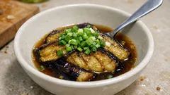 めんつゆ+生姜で味が決まる:焼きなすの煮びたし、冷やしてもしみしみ