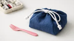 雪見だいふくのピンクのフォークがひも通しに変身する再利用アイデア