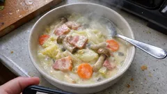 白菜がとろとろに仕上がる、ベーコンのクリーム煮：ダマになりにくい作り方