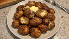 レンジ下ごしらえで失敗しない、新じゃがの丸ごと素揚げ―外カリッ中ほくほく