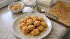 外カリッ中もちっ。白玉粉×豆腐で作る「きな粉もっちー」おうち再現レシピ