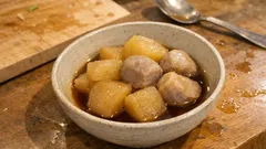 落とし蓋で味しみ早い:大根と里芋の甘辛煮、ほっとする定番