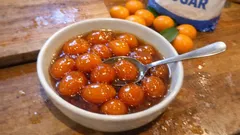 ほろ苦さがちょうどいい金柑の甘露煮:切り込み&吹きこぼしで失敗しにくい作り方